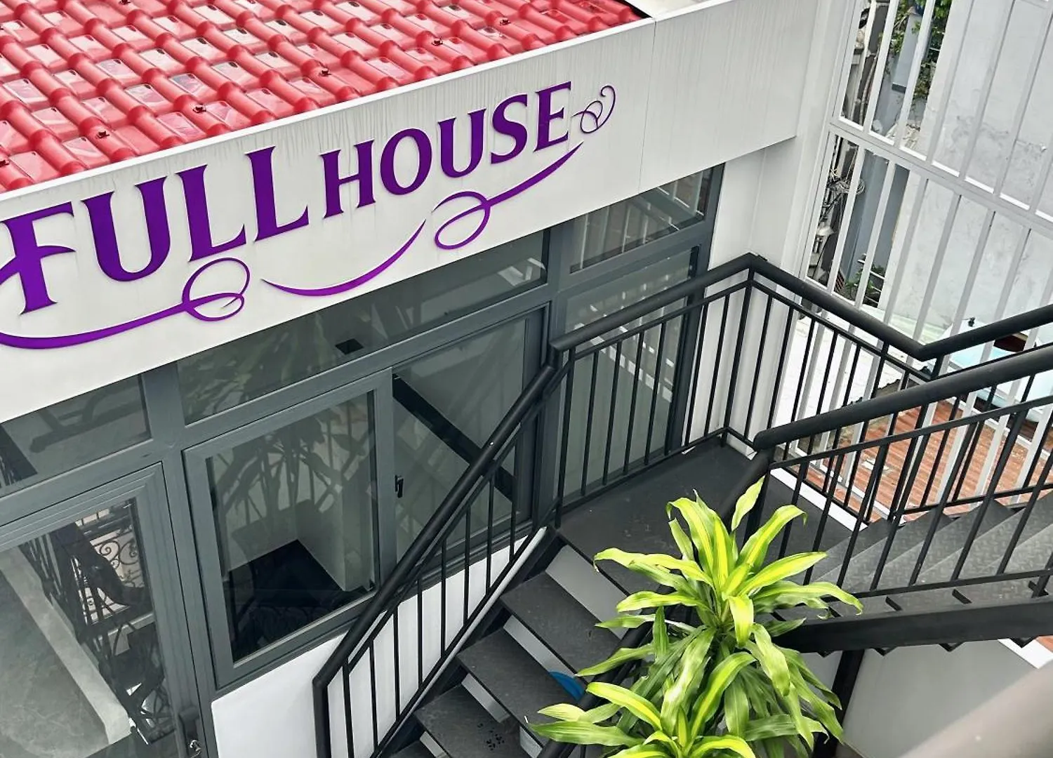 Khanh Nguyen Luxury, Fully Furnished Studio Apartment With Street View Ho Chi Minh